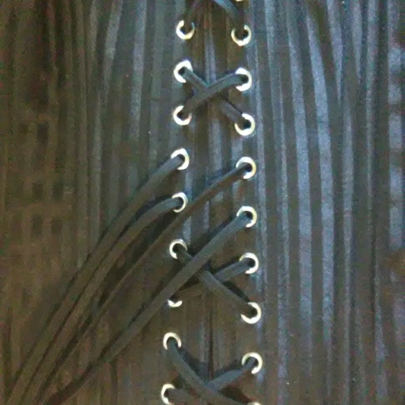 Ladies Lace Up Strong Corset - Picture 2 of 4